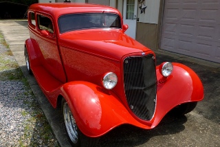 right front 1933 Ford Sedan